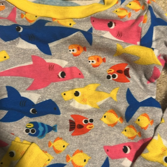 Boys Nickelodeon pinkfong baby shark pajama sets size 3T - Picture 4 of 8